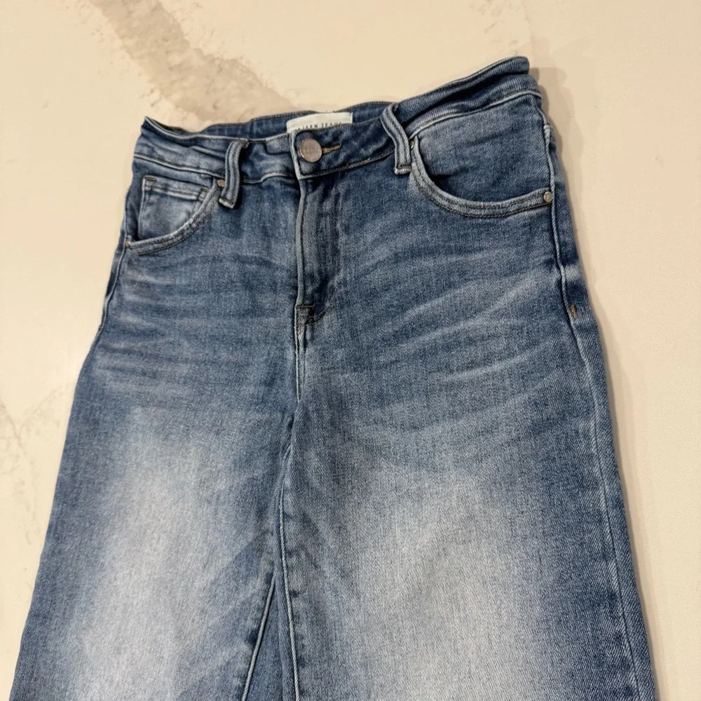 Risen HighRise Wide Leg Denim Jeans Women’s Size 3/26 Vintage Blue Wash Raw Hem - Picture 3 of 8